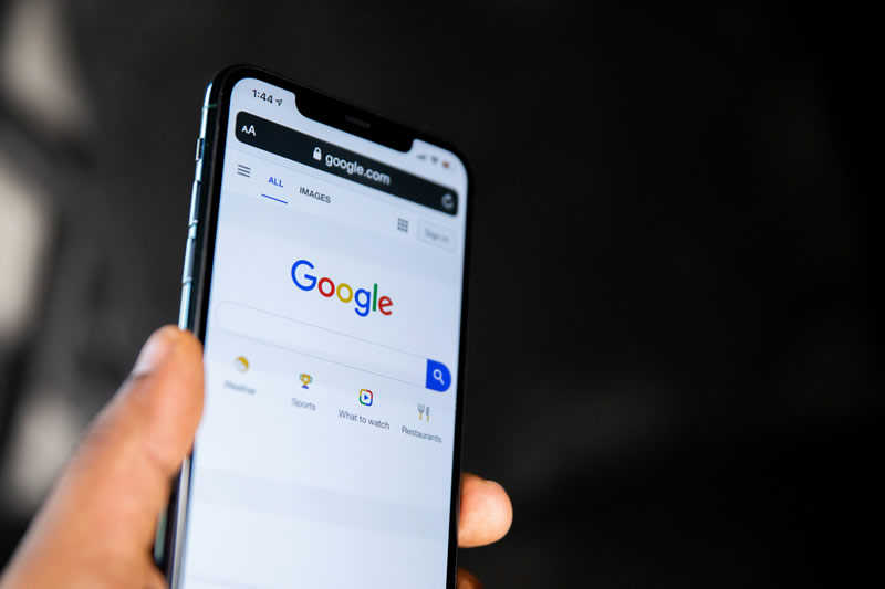 Google начала тестировать новую панель поиска в Chrome с акцентом на ИИ