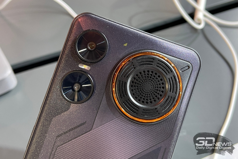 Репортаж со стенда Doogee на CES 2026: защищённые и классические смартфоны с ИИ и большими батареями