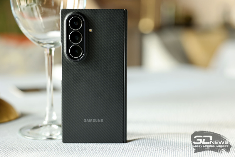 Обзор Samsung Galaxy Z TriFold: тройной складной смартфон по цене квартиры в Воркуте