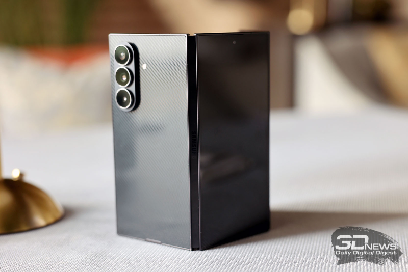 Обзор Samsung Galaxy Z TriFold: тройной складной смартфон по цене квартиры в Воркуте