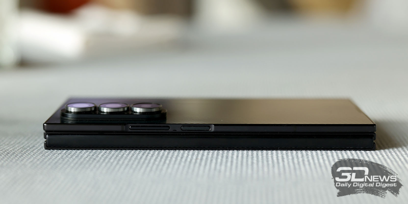 Обзор Samsung Galaxy Z TriFold: тройной складной смартфон по цене квартиры в Воркуте